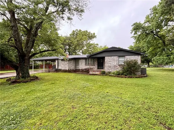 415 N Vine Street, Hackett, AR 72937
