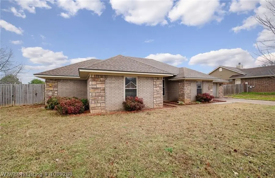 590 S Oak Street, Greenwood, AR 72936 - #2