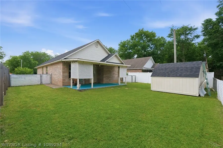 1051 S Walnut Street, Sallisaw, OK 74955 - #3