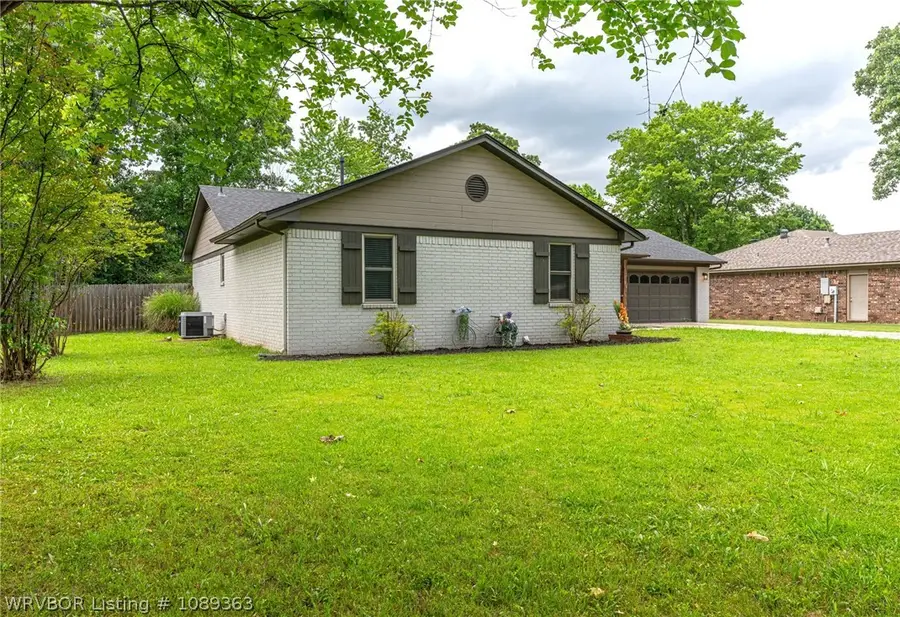 605 Adams Street, Lavaca, AR 72941 - #2