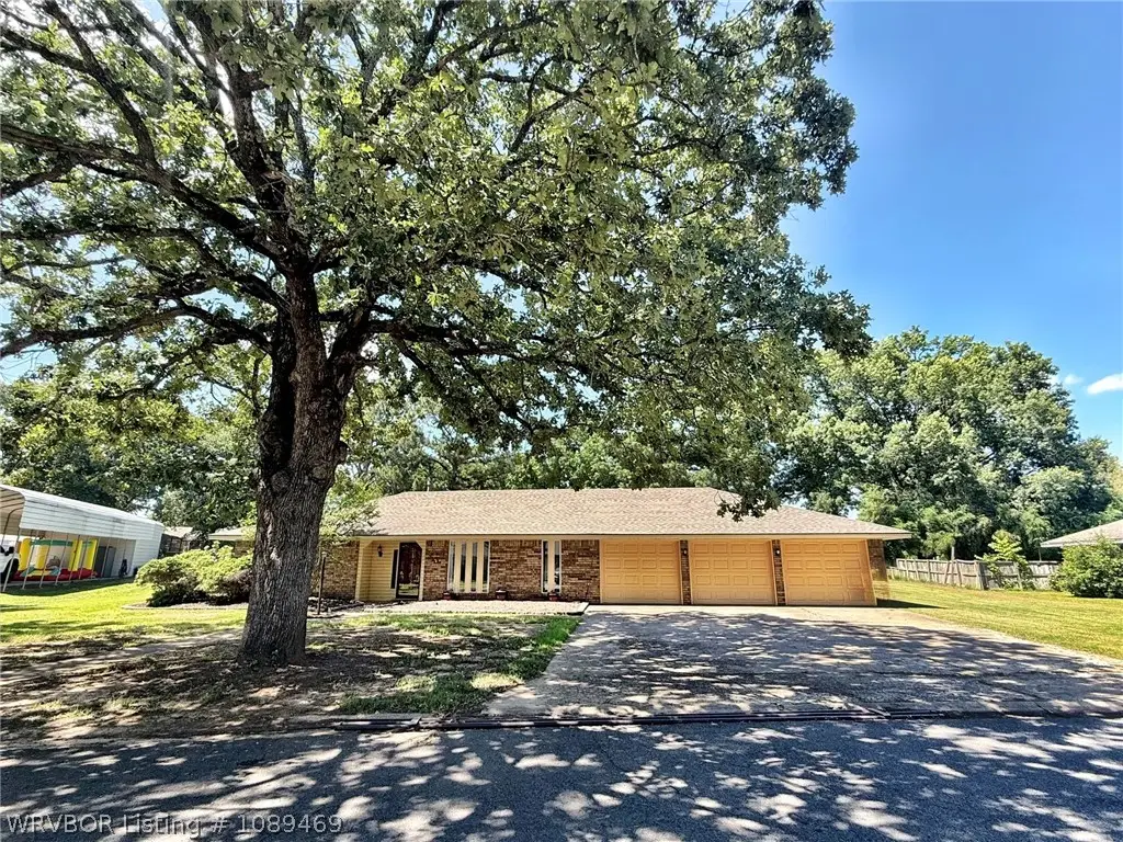 1705 E Edmondson Drive, Sallisaw, OK 74955 - #1