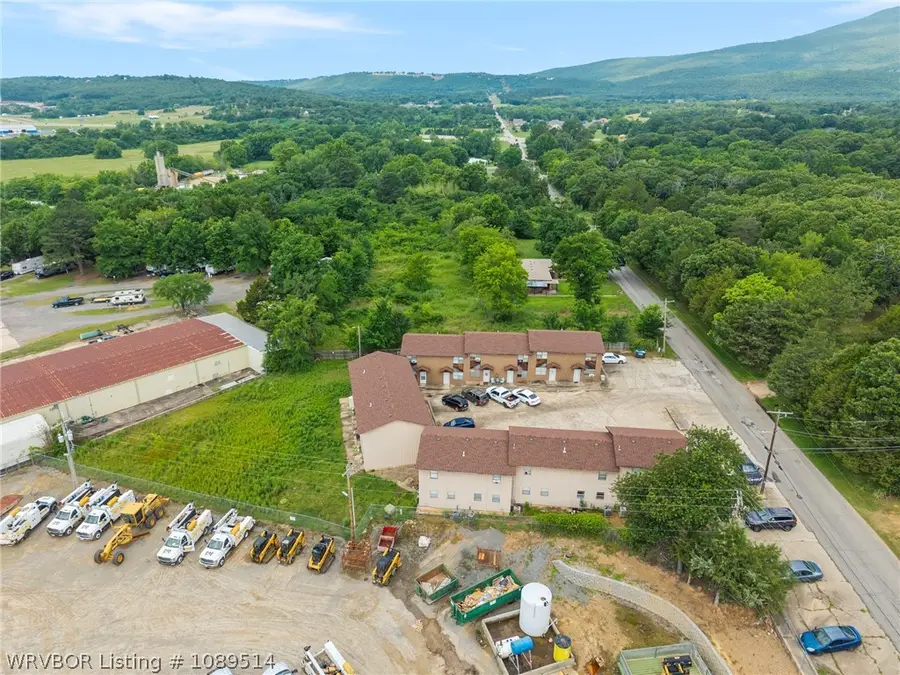 305 Pleasant Valley Road, Poteau, OK 74953 - #2