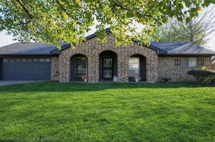 301 S Fryar Drive, Sallisaw, OK 74955 - #2