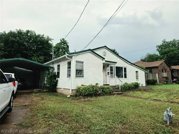 107 N Montgomery Street, Clarksville, AR 72830