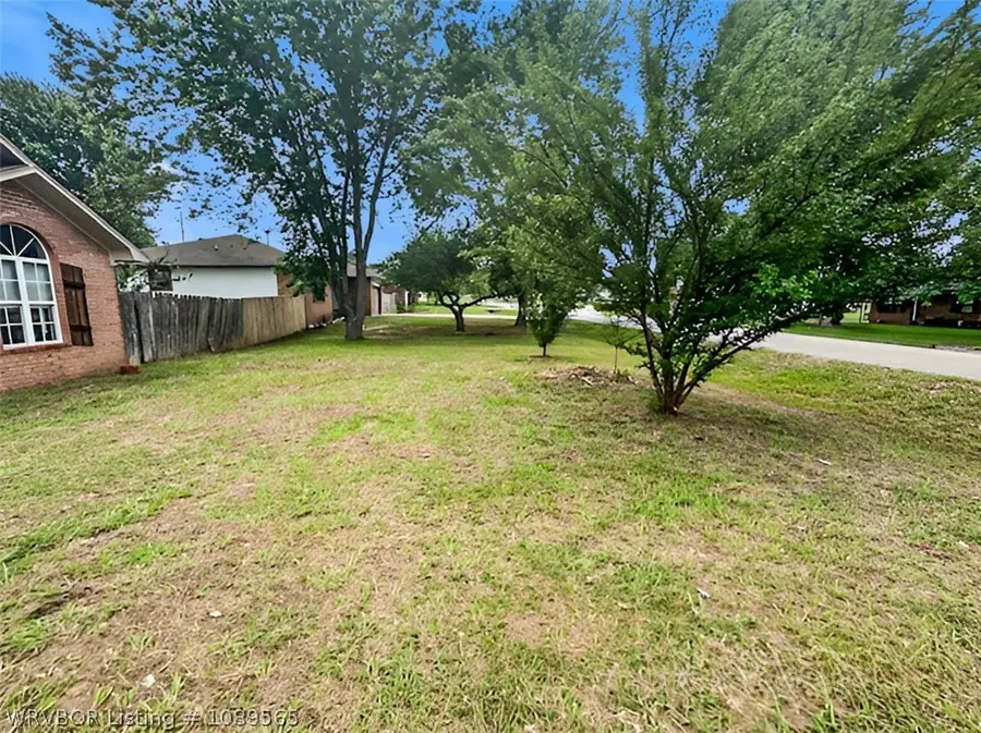 1015 N Daisy Street, Greenwood, AR 72936 - #3