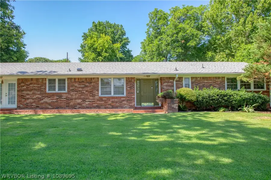 205 E Quesenbury Avenue, Sallisaw, OK 74955 - #2