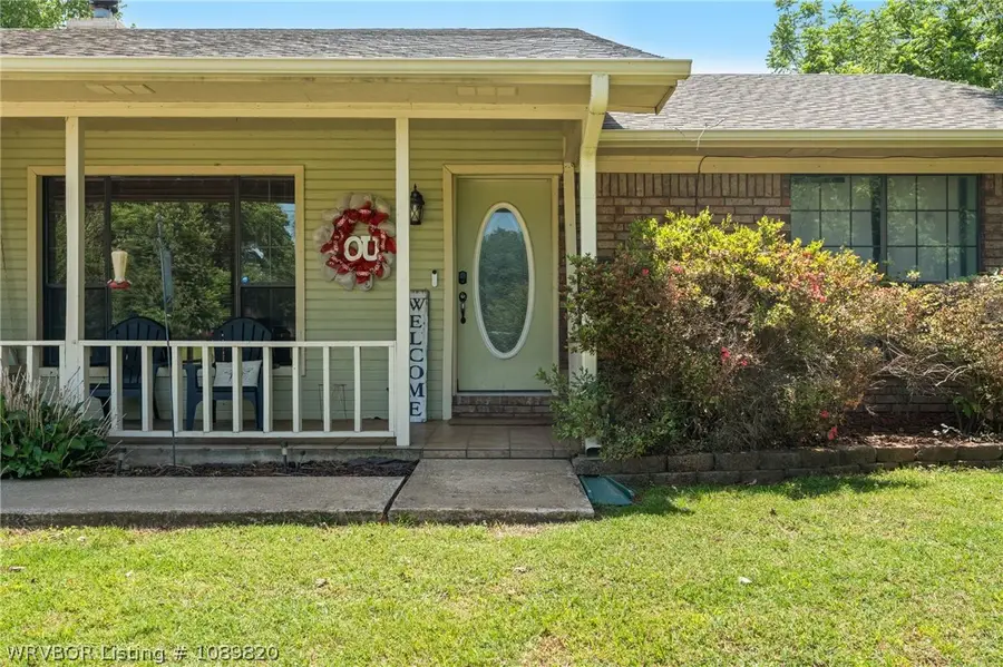 2704 E Phillips Avenue, Sallisaw, OK 74955 - #2