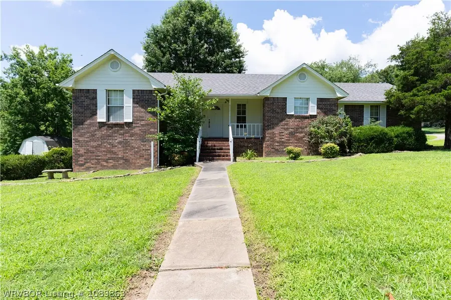 407 W Robert Street, Poteau, OK 74953 - #2