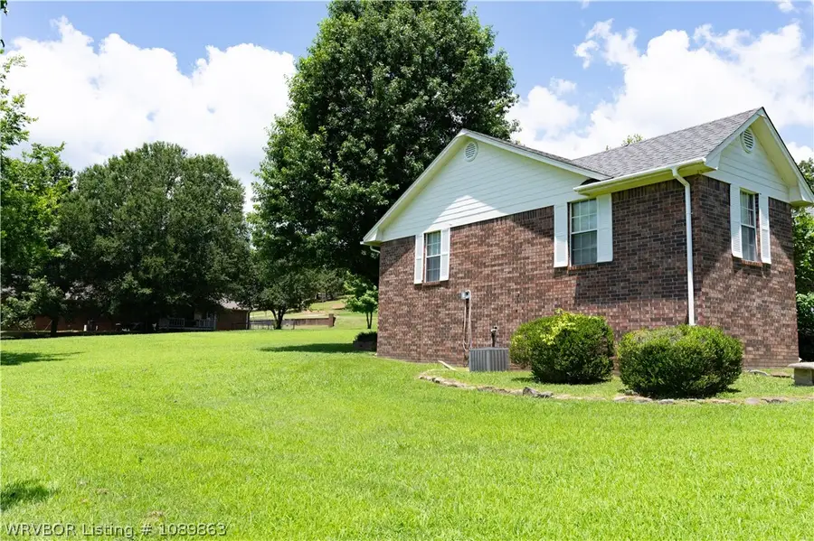 407 W Robert Street, Poteau, OK 74953 - #3