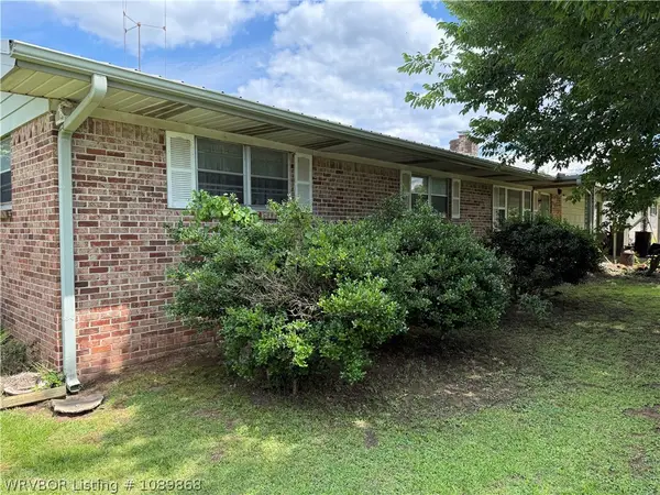 206 Maple Drive, Pocola, OK 74902