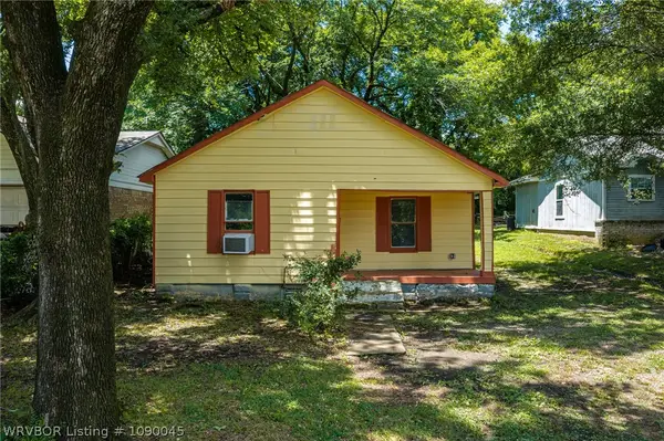421 N 16th Street, Van Buren, AR 72956