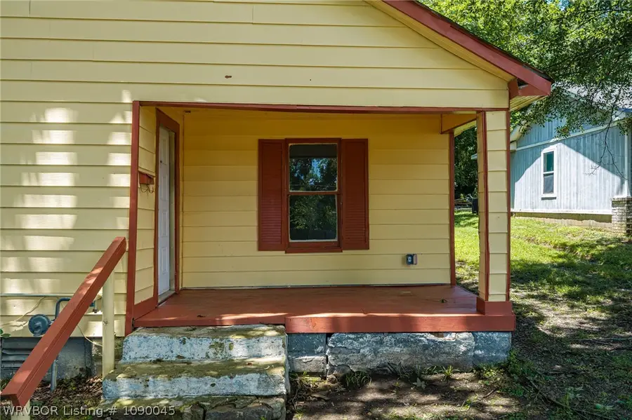 421 N 16th Street, Van Buren, AR 72956 - #2