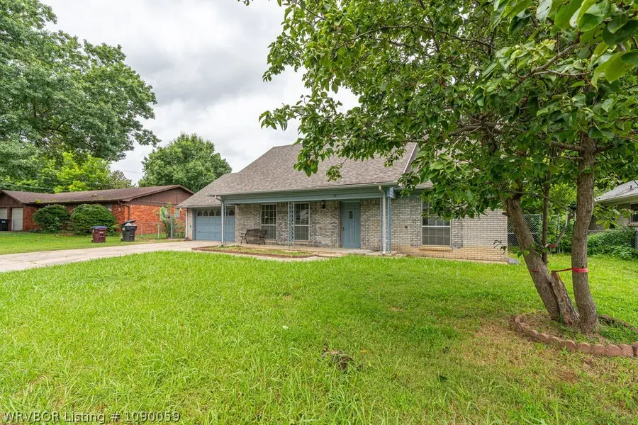 4211 Royal Oak Drive, Fort Smith, AR 72904 - #3