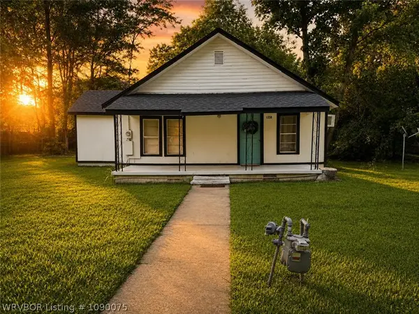 1230 Airport Road, Alma, AR 72921