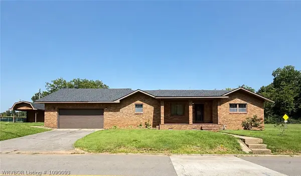 203 N 10th Street, Paris, AR 72855