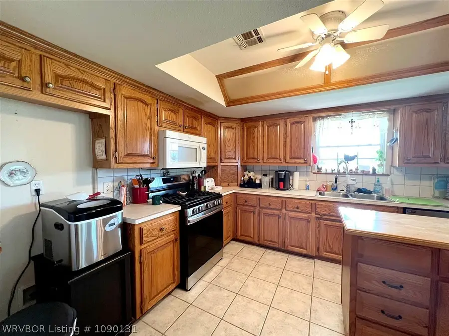 465787 E 1082 Road, Sallisaw, OK 74955 - #3
