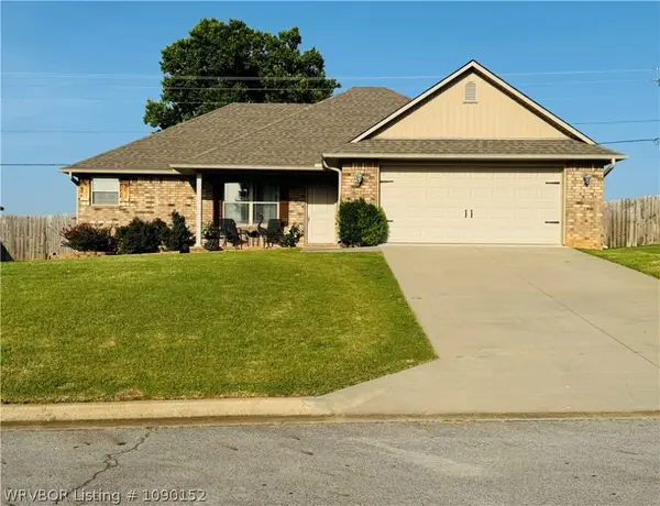 104 Chelsea Lane, Pocola, OK 74902