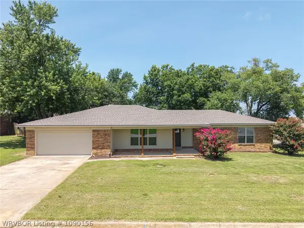1507 N 13th Street, Van Buren, AR 72956