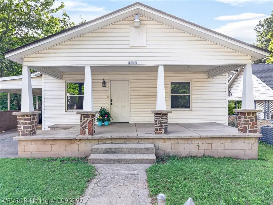 211 N 19th Street, Van Buren, AR 72956 - #2