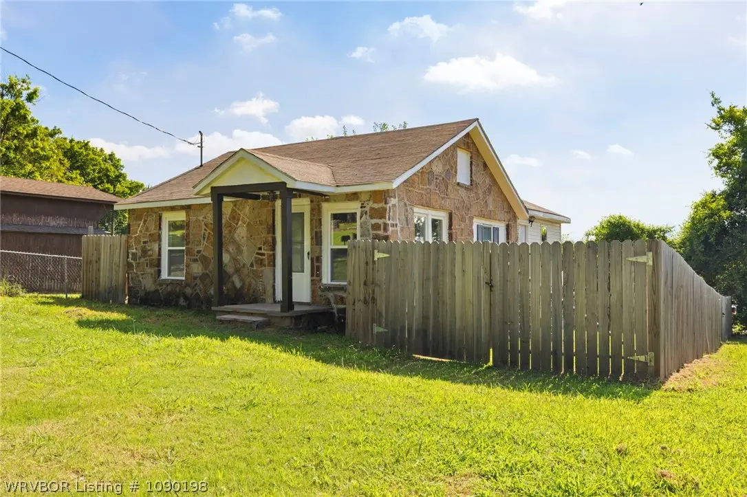 802 Buena Vista Avenue, Van Buren, AR 72956 - #1