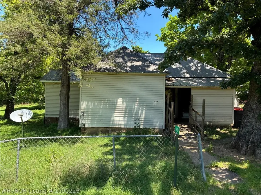 518 Jackson Avenue, Midland, AR 72945 - #2