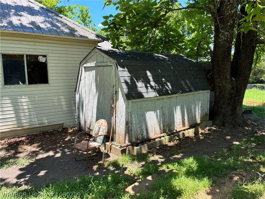 518 Jackson Avenue, Midland, AR 72945 - #3