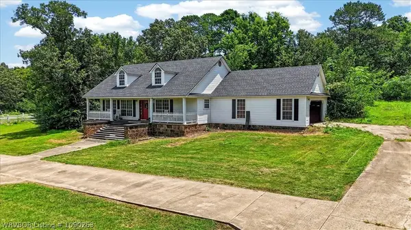 33580 Pleasant Valley Road, Poteau, OK 74953