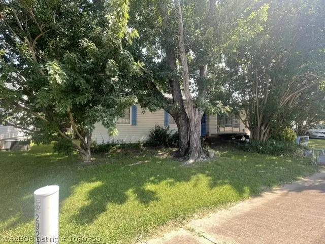 2923 Phoenix Avenue, Fort Smith, AR 72901 - #2