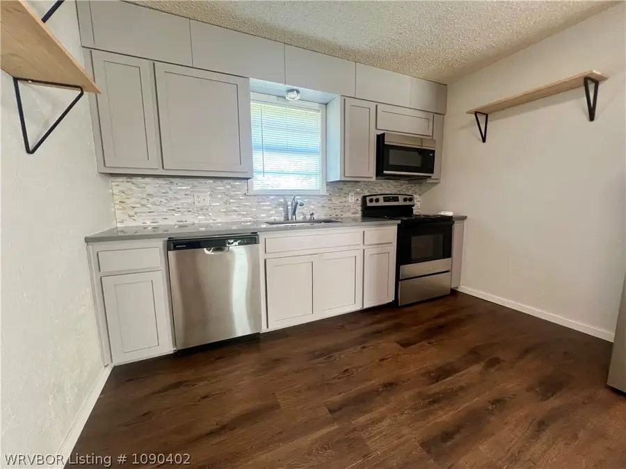1704 Lakeview Lane, Sallisaw, OK 74955 - #3