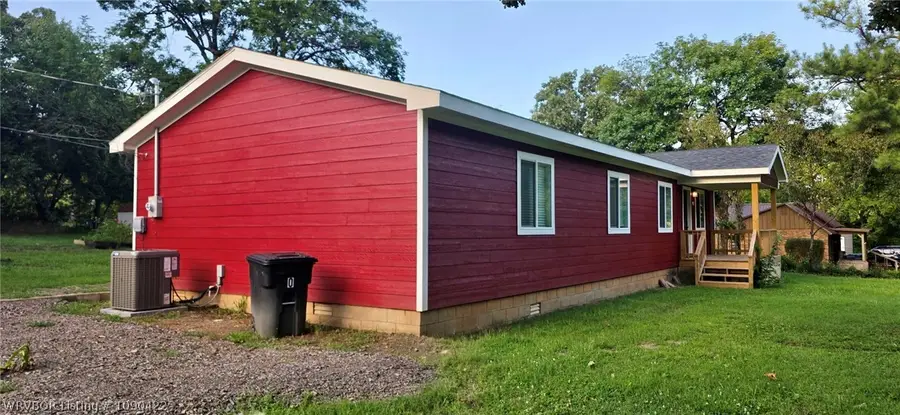 702 E 1st Street, Hartford, AR 72938 - #3