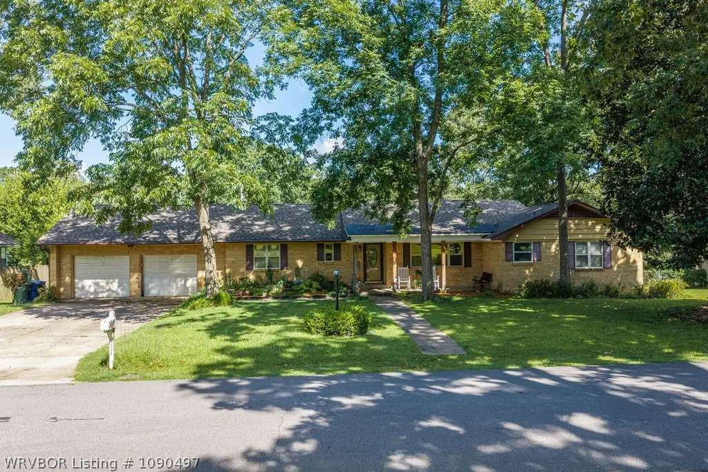 1135 N 57th Place, Fort Smith, AR 72904 - #1