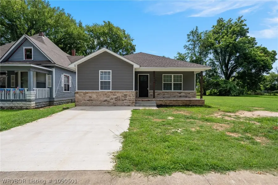 1014 N 7th Street, Fort Smith, AR 72901 - #2