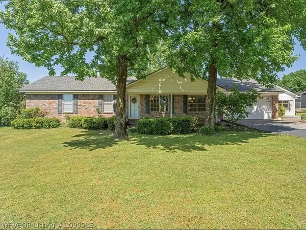 217 S Hester Cut Road, Greenwood, AR 72936