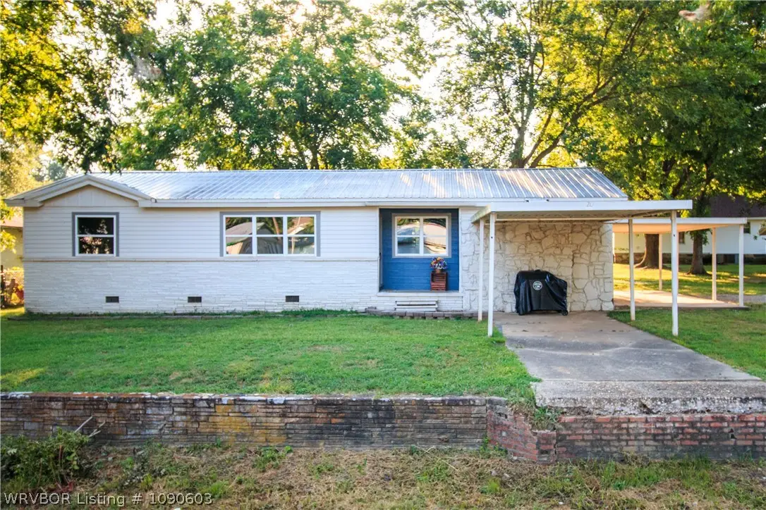 20 S Vine Street, Charleston, AR 72933 - #1