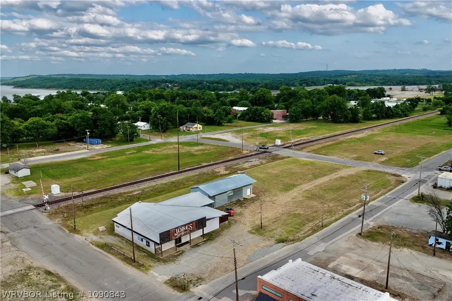 15 E Foley Avenue, Eufaula, OK 74432 - #2
