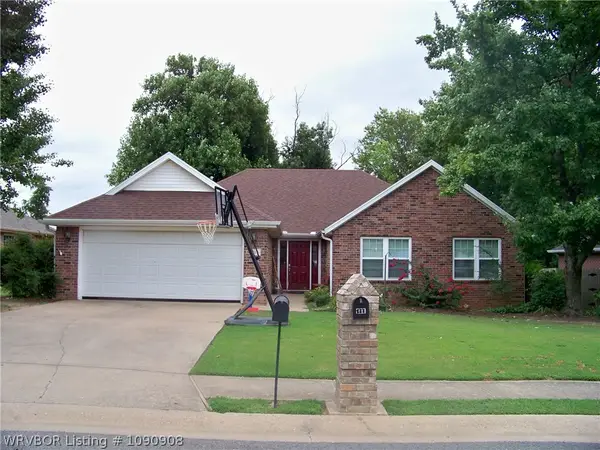 203 Blake Drive, Centerton, AR 72719