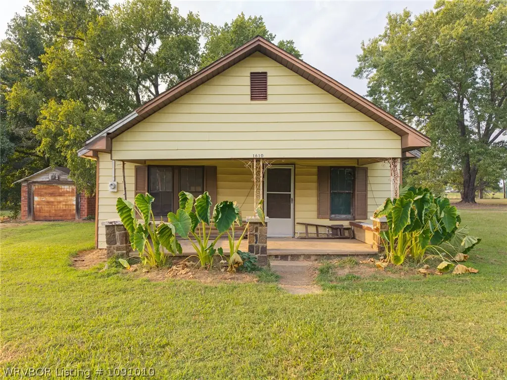 1610 E Main Street, Lavaca, AR 72941 - #1