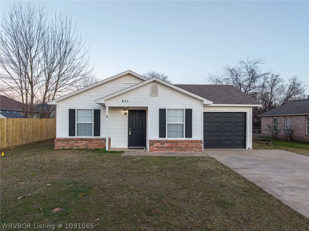 821 S 39th Street, Van Buren, AR 72956 - #1