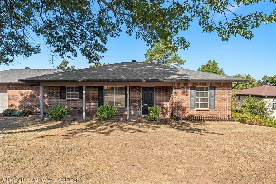 909 N 8th Street, Van Buren, AR 72956 - #3