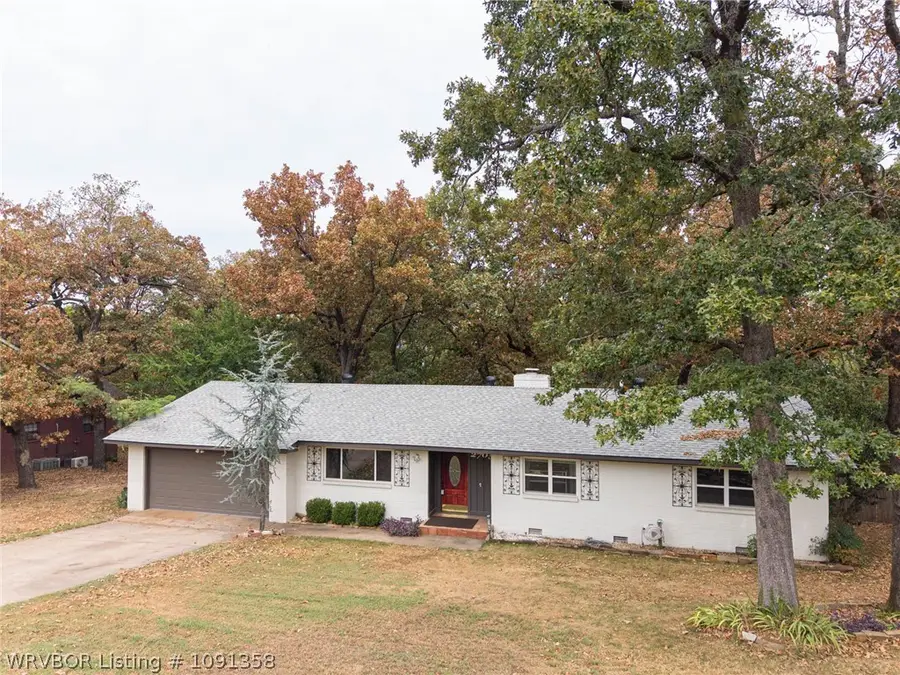 2705 Jackson Street, Fort Smith, AR 72901 - #2