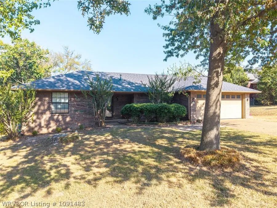 1420 N 7th Street, Van Buren, AR 72956 - #2