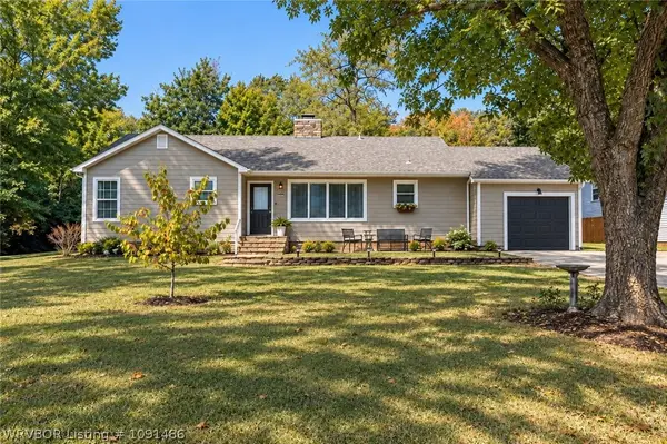 2124 Valley Lane, Fort Smith, AR 72901