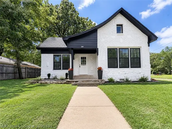209 W K Street, Russellville, AR 72801