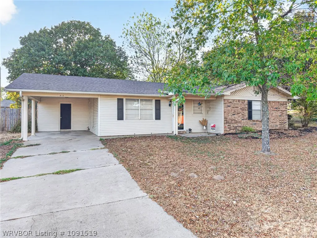 915 Division Street, Greenwood, AR 72936 - #1