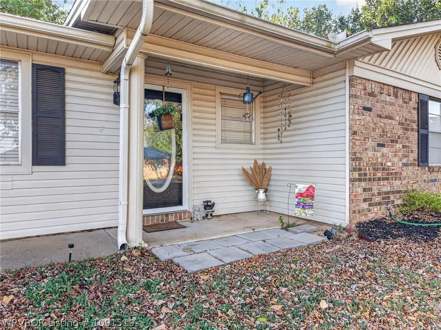915 Division Street, Greenwood, AR 72936 - #3