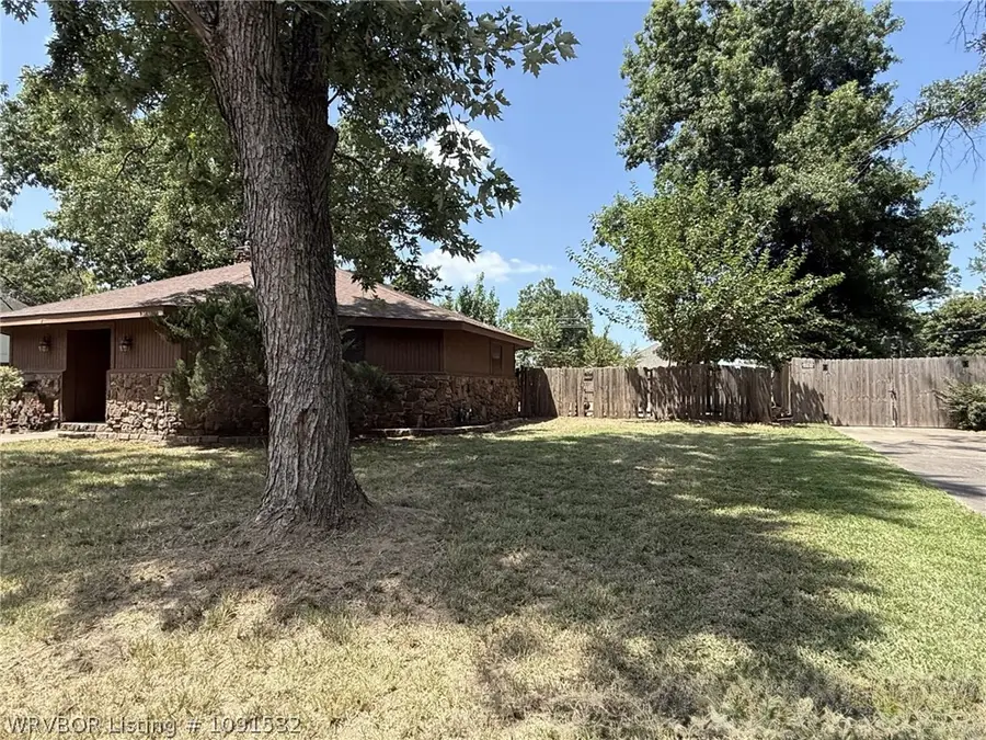 3204 Village Road, Fort Smith, AR 72903 - #2