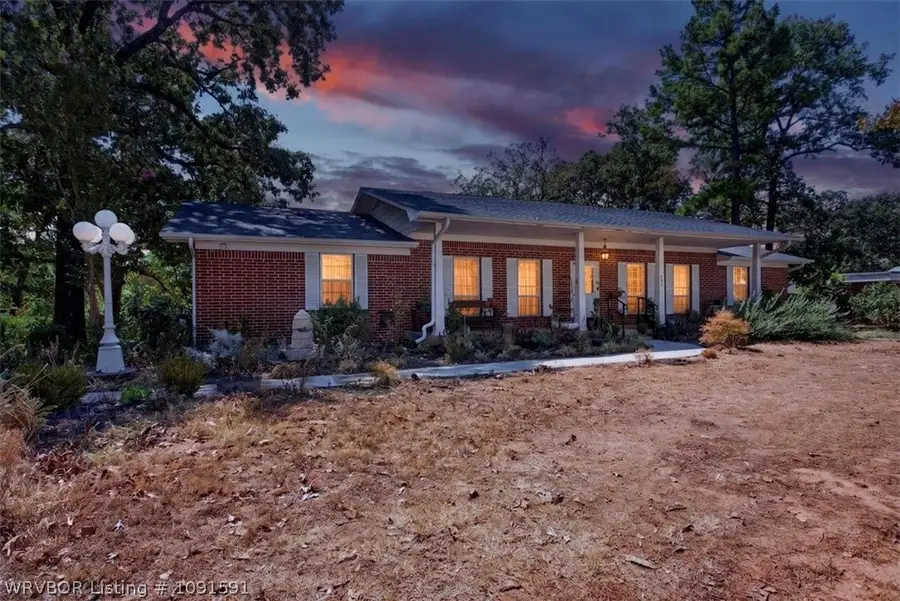 607 W Main Street, Charleston, AR 72933 - #2