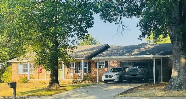 123 N North Main Street, Greenwood, AR 72936