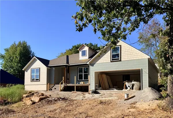 611 Jenny Wren Street, Van Buren, AR 72956