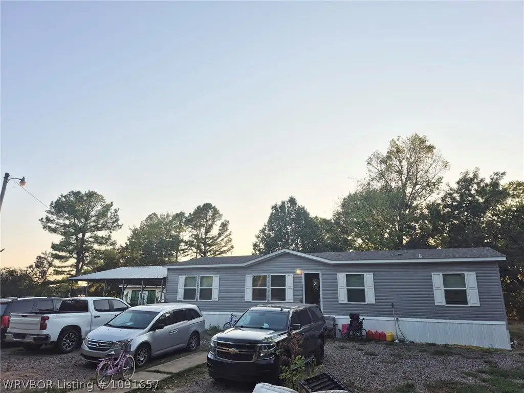 17 N Maple Street, Hartford, AR 72936 - #1